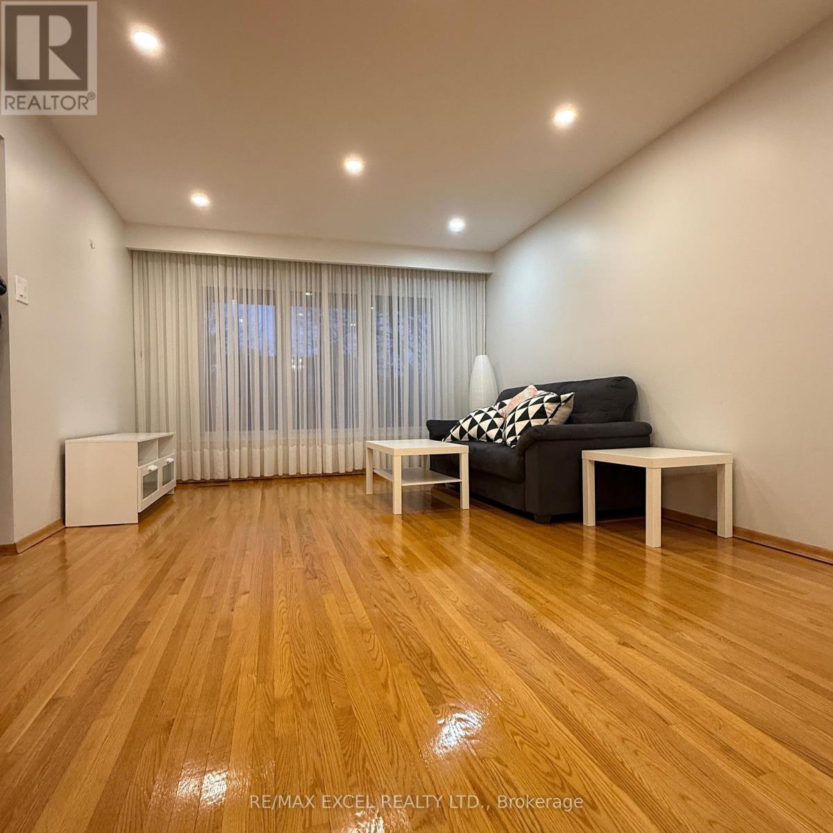 UPPER - 63 HORNSHILL DRIVE, Toronto, Ontario