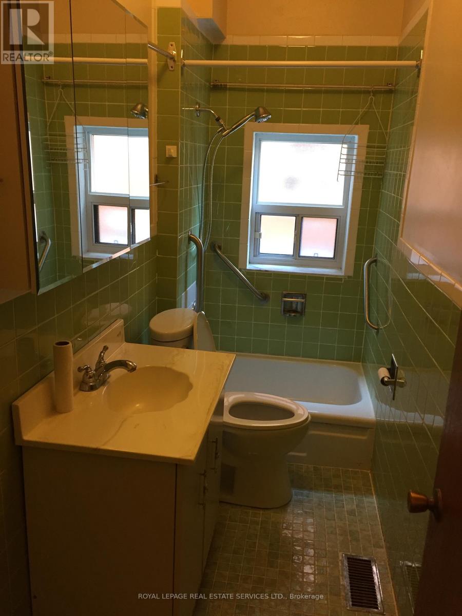 464 Euclid Avenue, Toronto, Ontario  M6G 2S9 - Photo 21 - C12472606