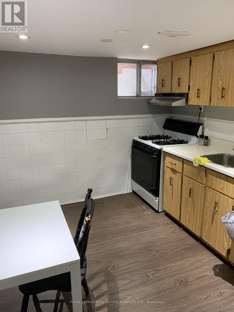 464 Euclid Avenue, Toronto, Ontario  M6G 2S9 - Photo 20 - C12472606