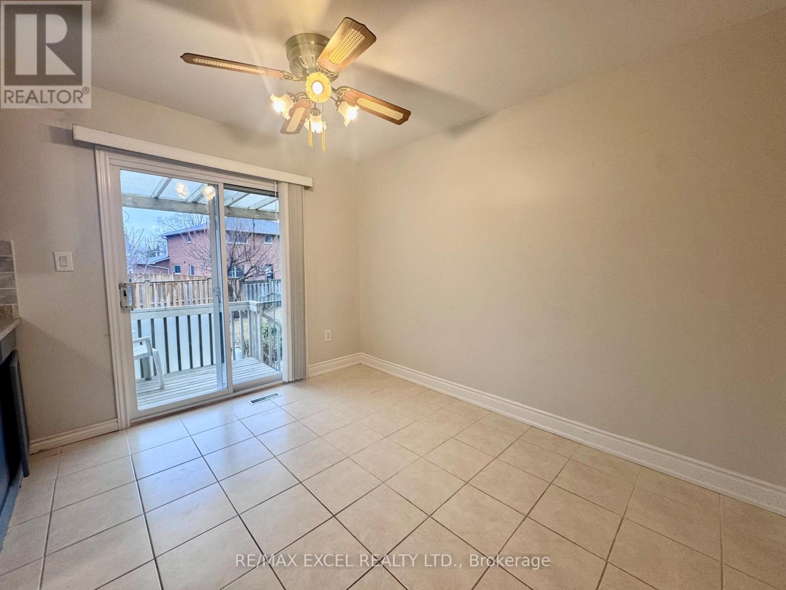 Upper - 63 Hornshill Drive, Toronto, Ontario  M1S 3J3 - Photo 11 - E12432627