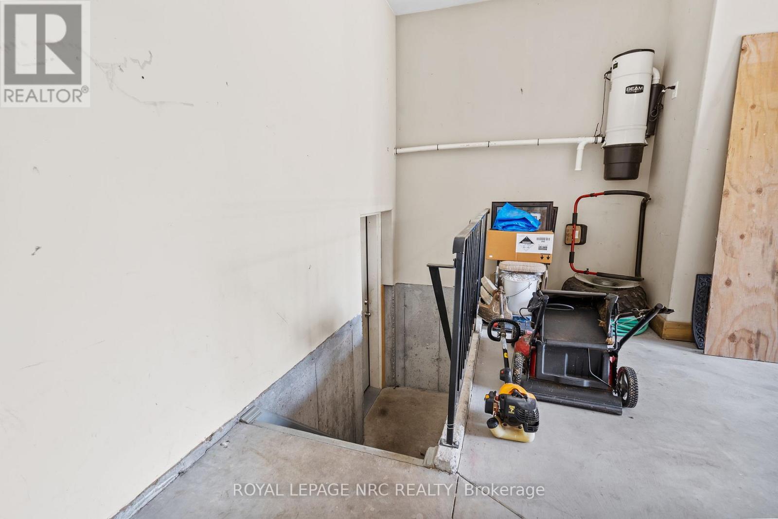 8710 Milomir Street, Niagara Falls, Ontario  L2H 0A7 - Photo 30 - X12551472