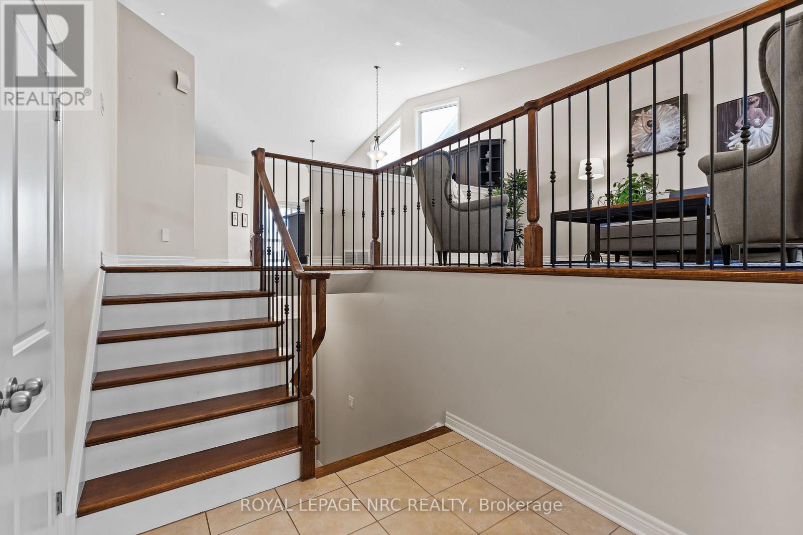 8710 Milomir Street, Niagara Falls, Ontario  L2H 0A7 - Photo 5 - X12551472