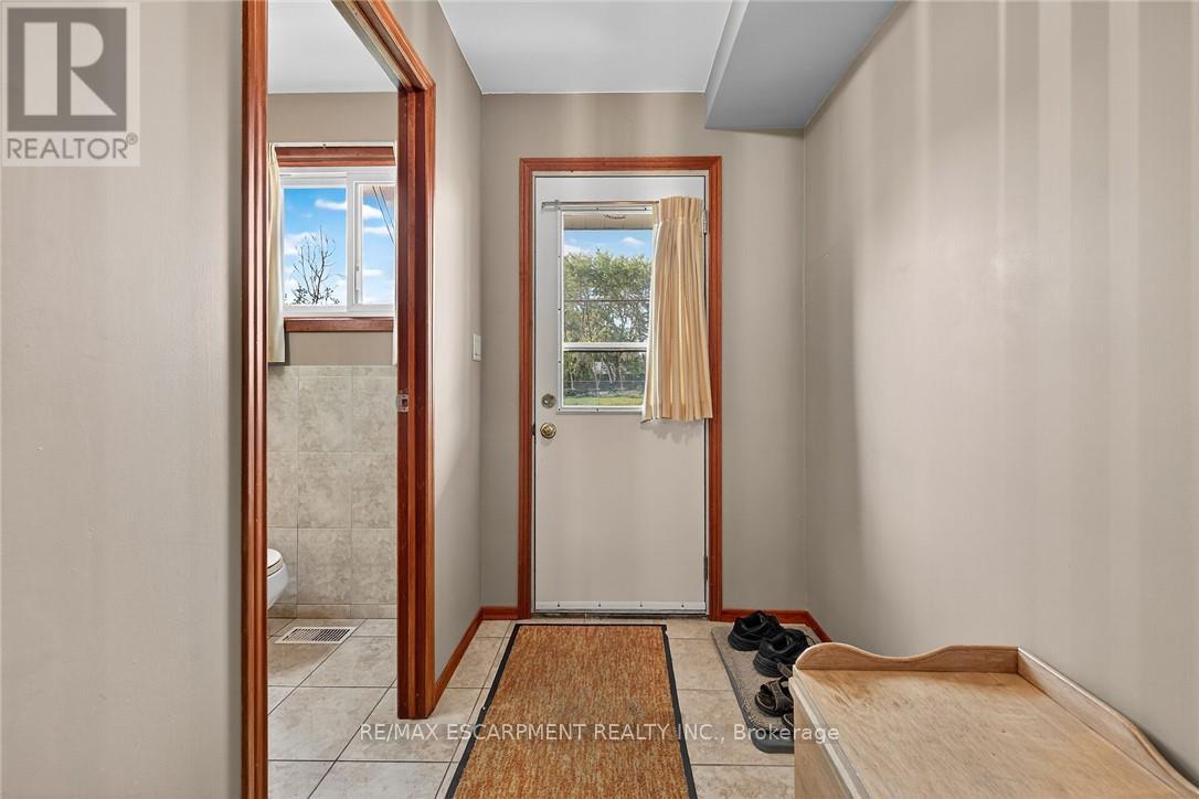 5 Third Road E, Hamilton, Ontario  L8J 3J5 - Photo 34 - X12551488