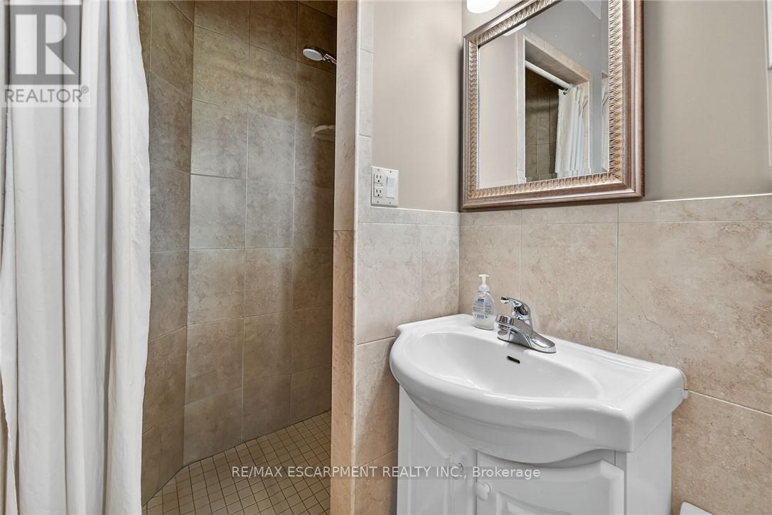 5 Third Road E, Hamilton, Ontario  L8J 3J5 - Photo 35 - X12551488