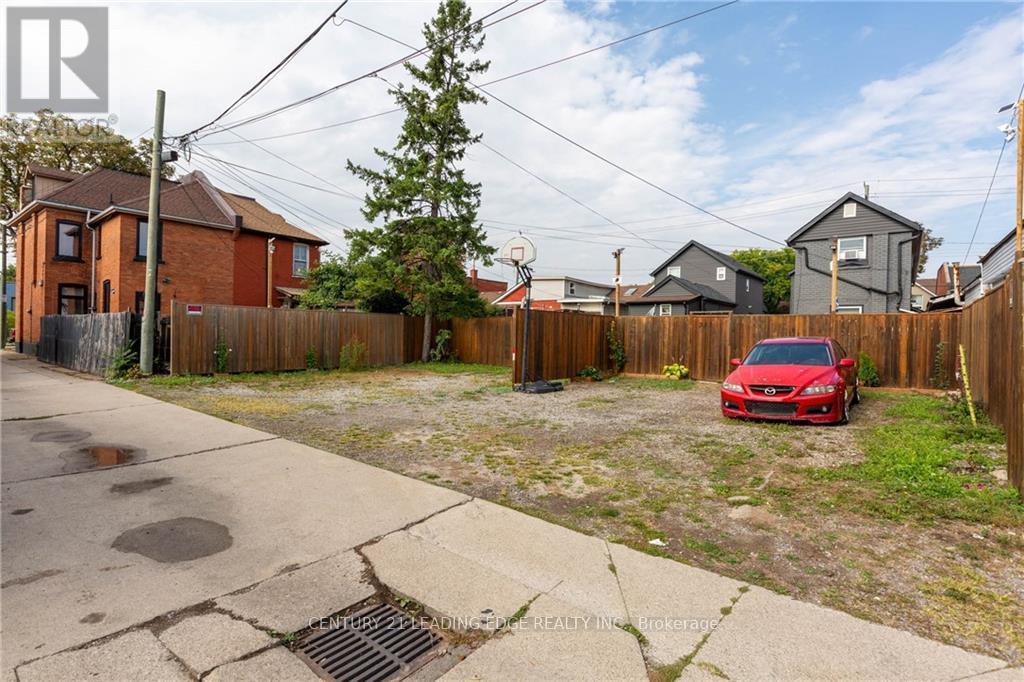 A - 382 Cannon Street E, Hamilton, Ontario  L8L 2C4 - Photo 10 - X12551602