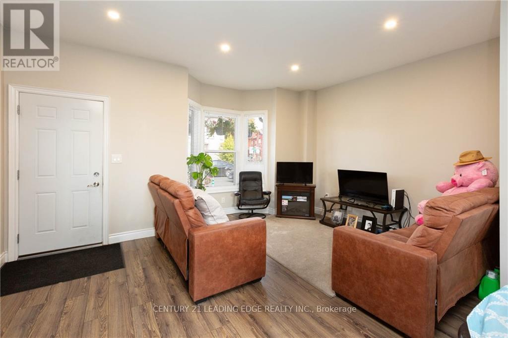 A - 382 Cannon Street E, Hamilton, Ontario  L8L 2C4 - Photo 2 - X12551602