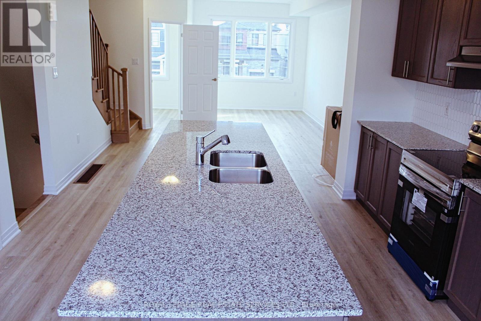 29 Greig Street, Brantford, Ontario N3T 0Y5 - Photo 10 - X12551654