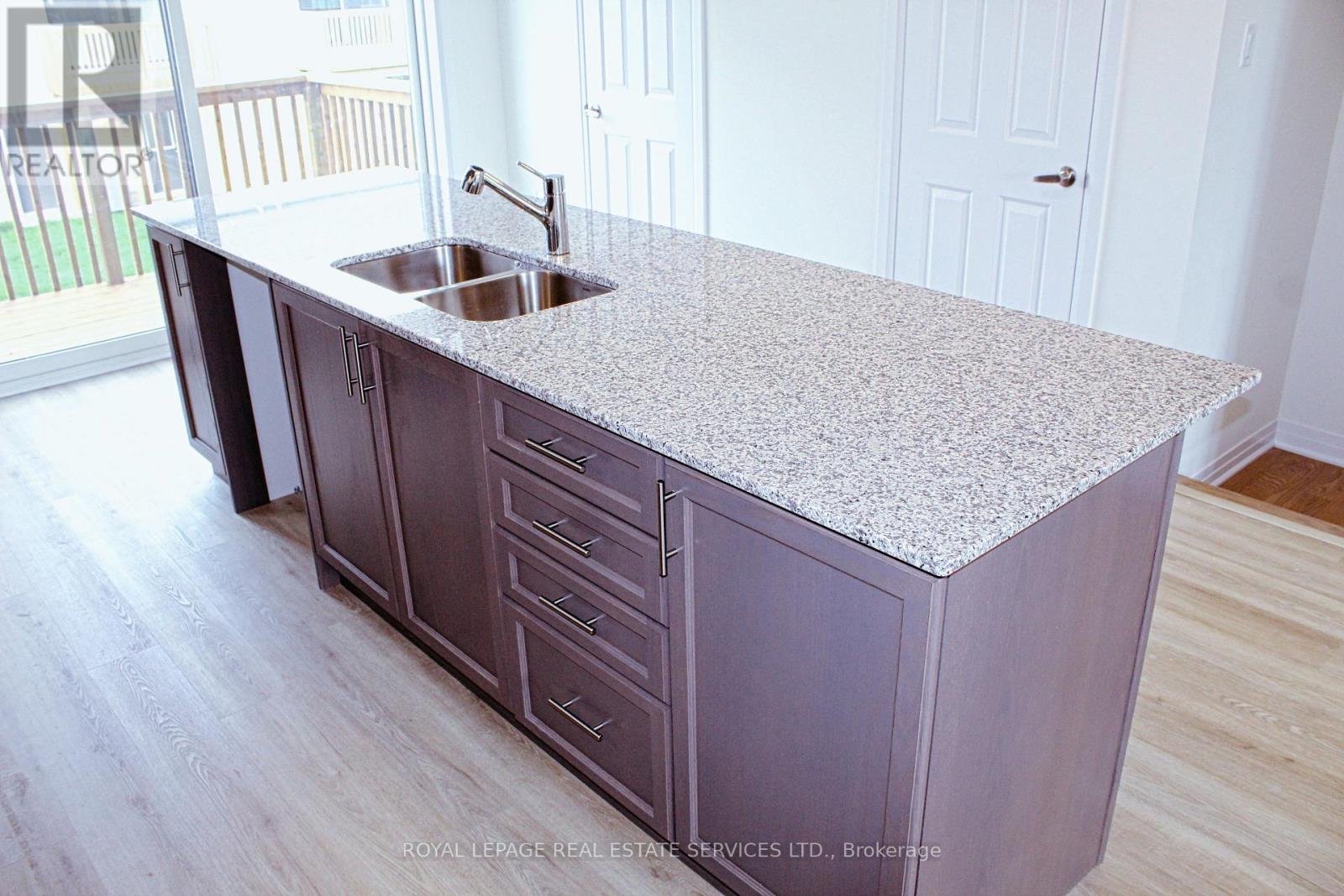 29 Greig Street, Brantford, Ontario N3T 0Y5 - Photo 12 - X12551654