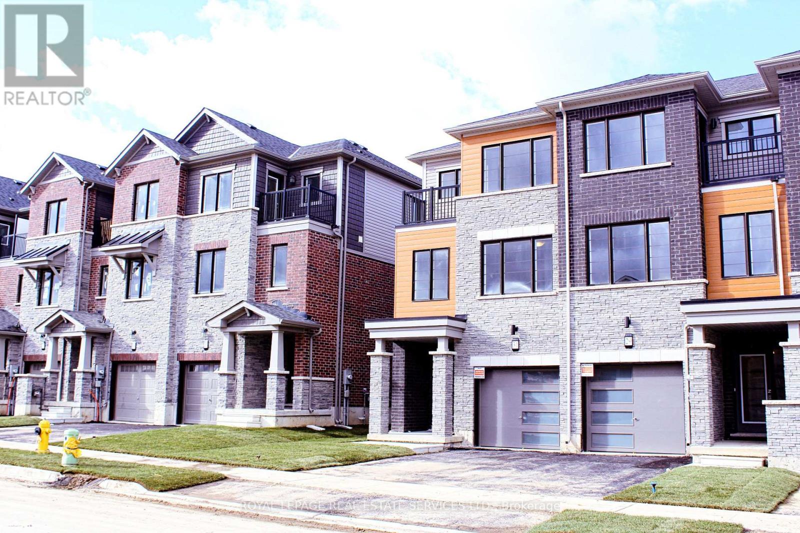 29 Greig Street, Brantford, Ontario N3T 0Y5 - Photo 2 - X12551654