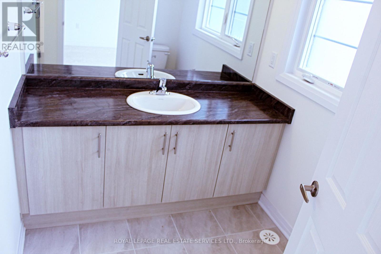 29 Greig Street, Brantford, Ontario N3T 0Y5 - Photo 33 - X12551654