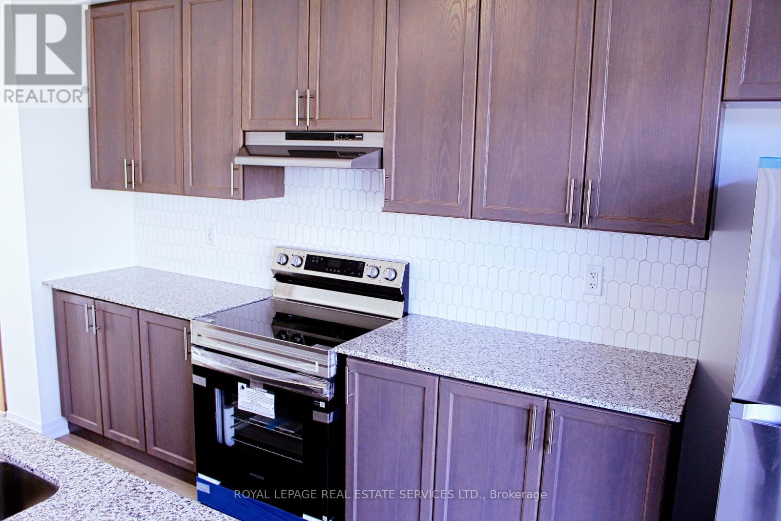 29 Greig Street, Brantford, Ontario N3T 0Y5 - Photo 9 - X12551654