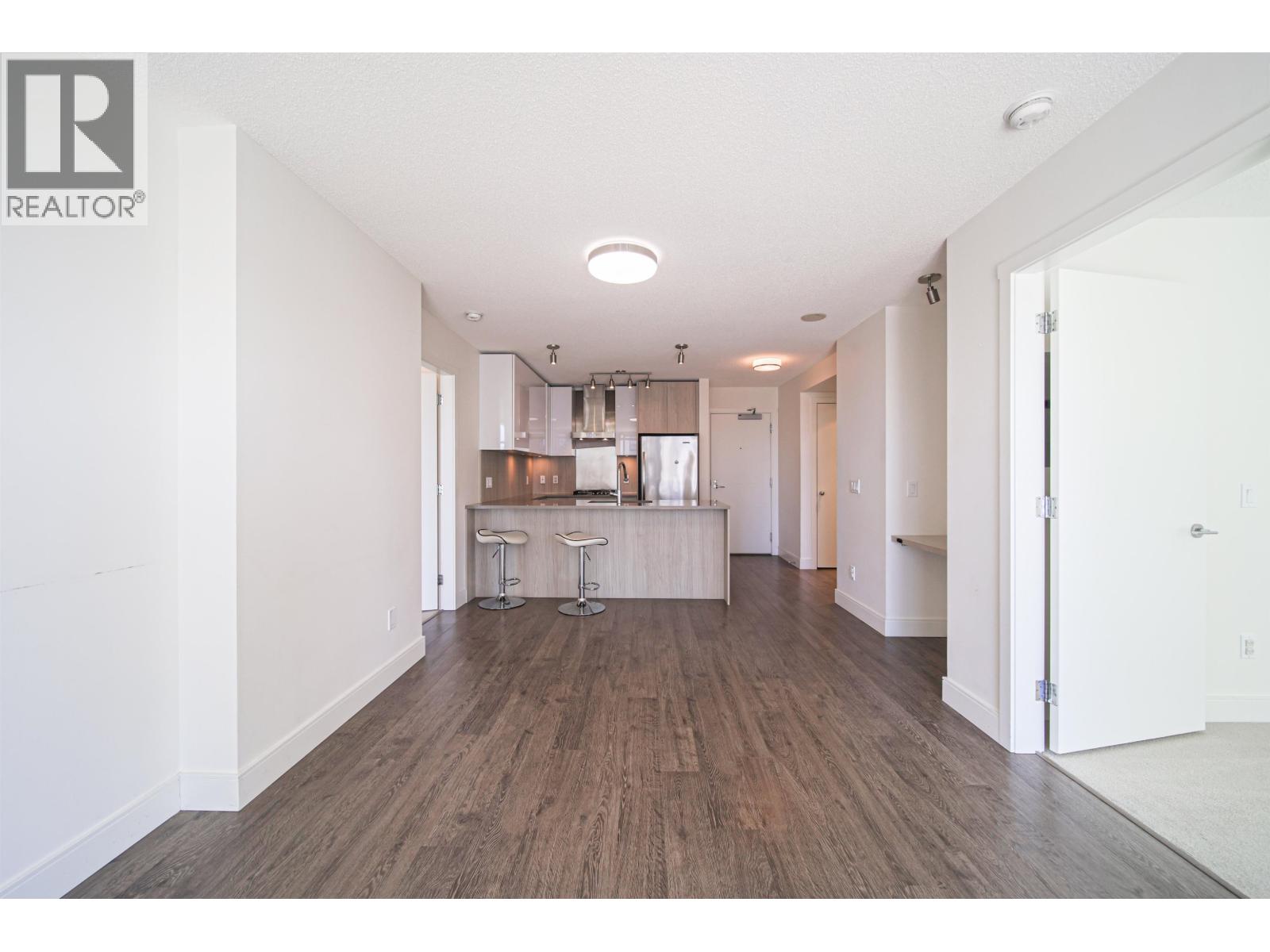 2207 3007 Glen Drive, Coquitlam, British Columbia  V3B 0L8 - Photo 11 - R3067802