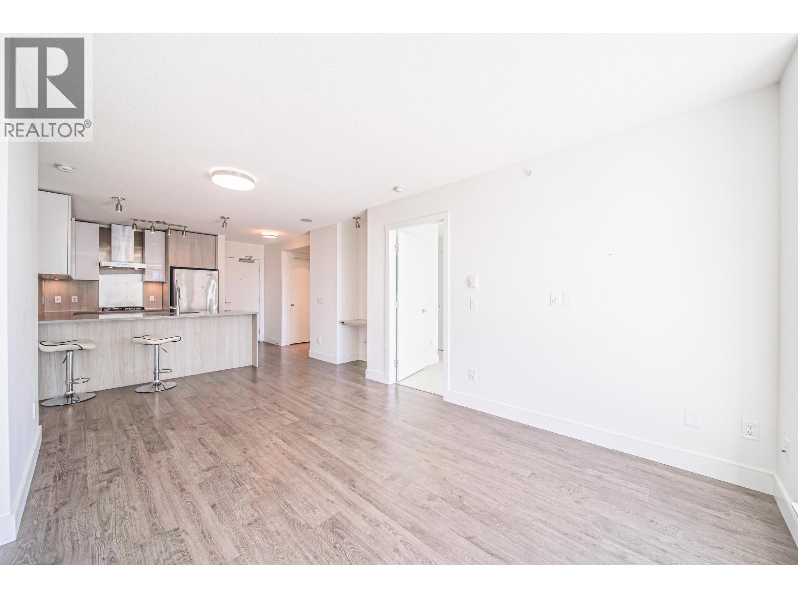 2207 3007 Glen Drive, Coquitlam, British Columbia  V3B 0L8 - Photo 12 - R3067802