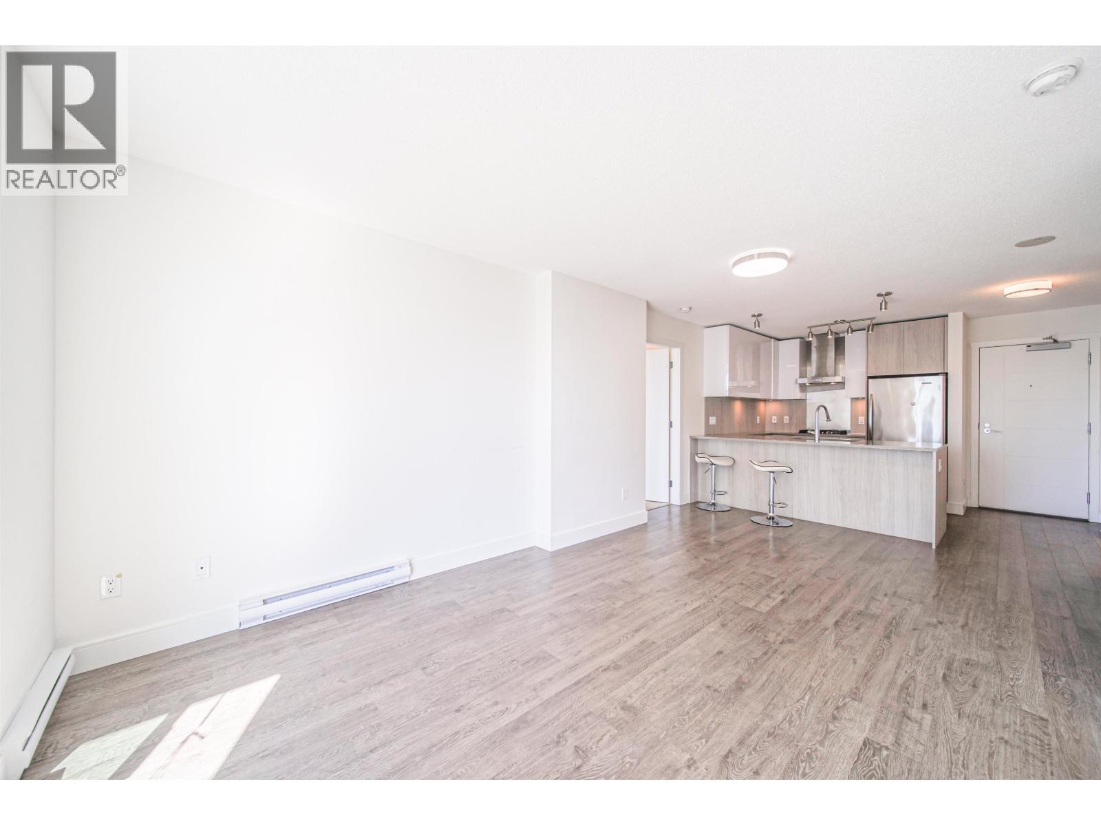 2207 3007 Glen Drive, Coquitlam, British Columbia  V3B 0L8 - Photo 13 - R3067802