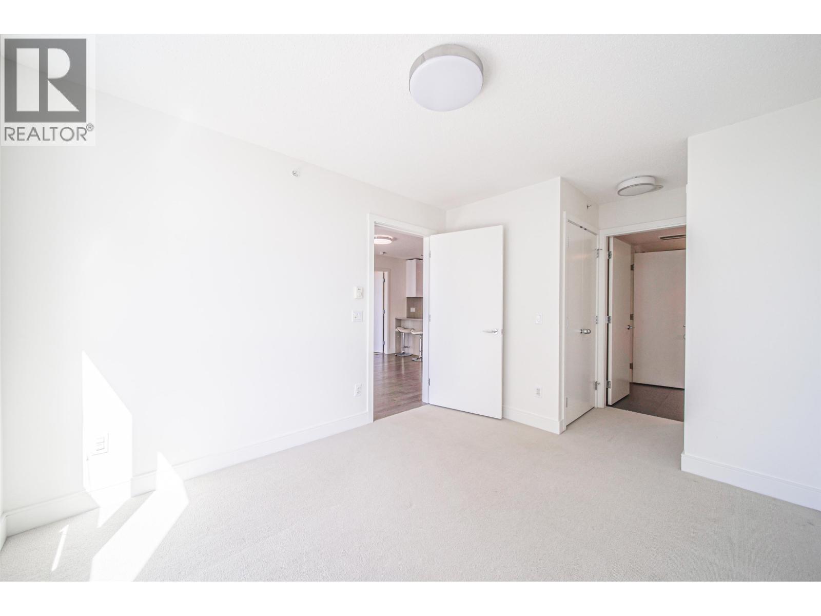 2207 3007 Glen Drive, Coquitlam, British Columbia  V3B 0L8 - Photo 15 - R3067802