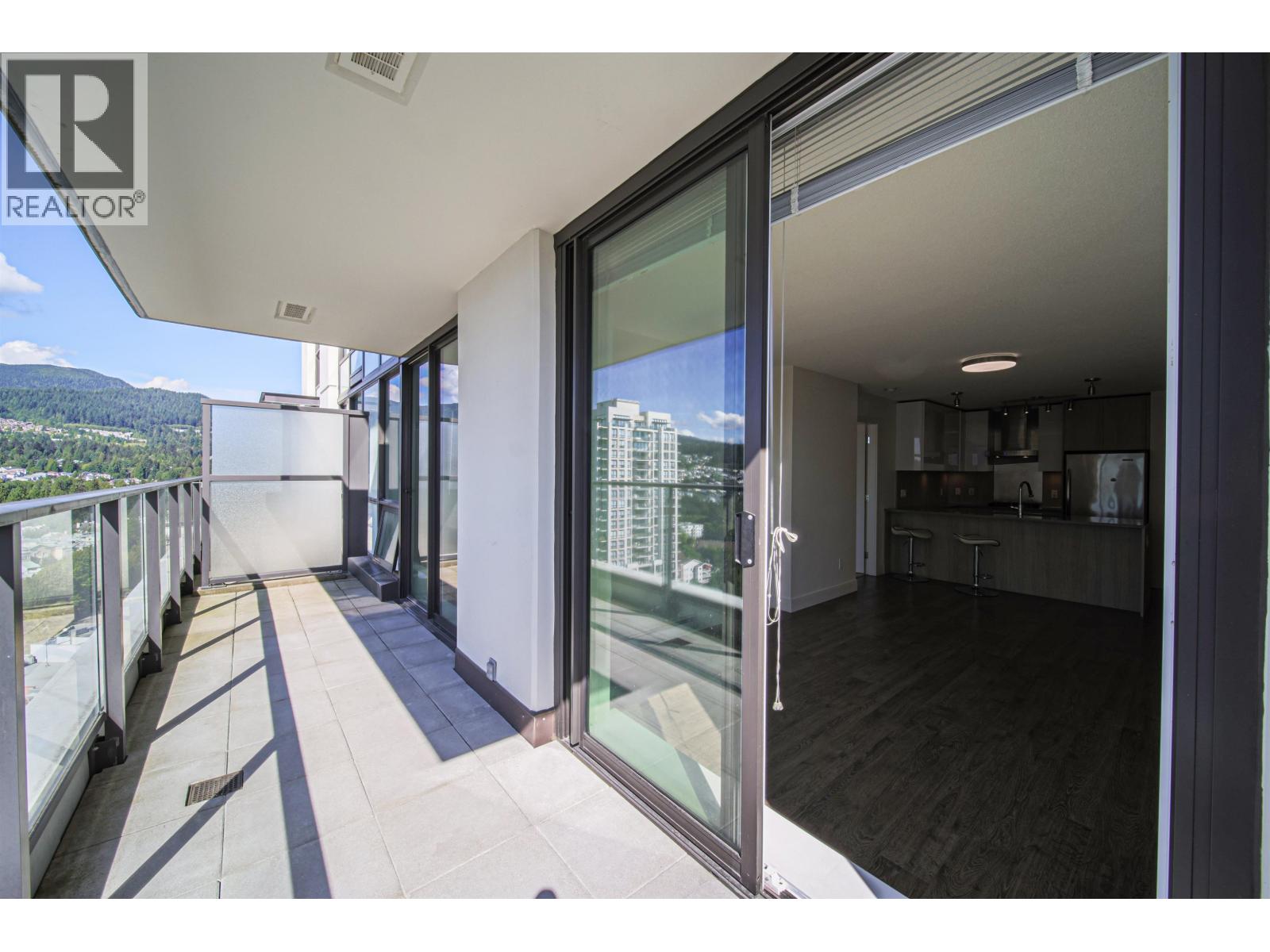 2207 3007 Glen Drive, Coquitlam, British Columbia  V3B 0L8 - Photo 24 - R3067802