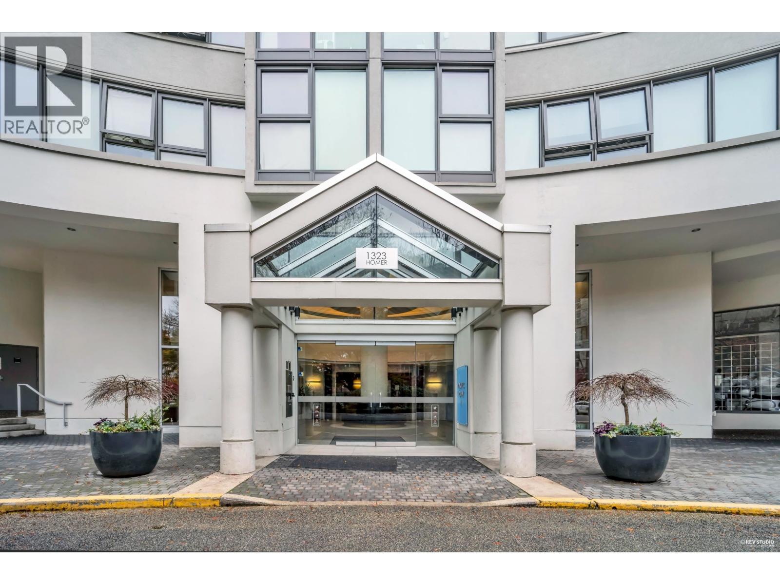 703 1323 Homer Street, Vancouver, British Columbia  V6B 5T1 - Photo 2 - R3067814