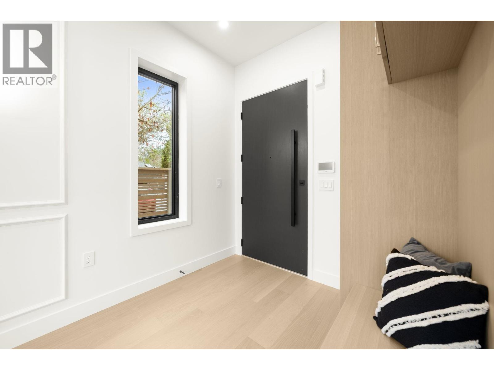 2965 Glen Drive, Vancouver, British Columbia  V5T 2P1 - Photo 11 - R3067820