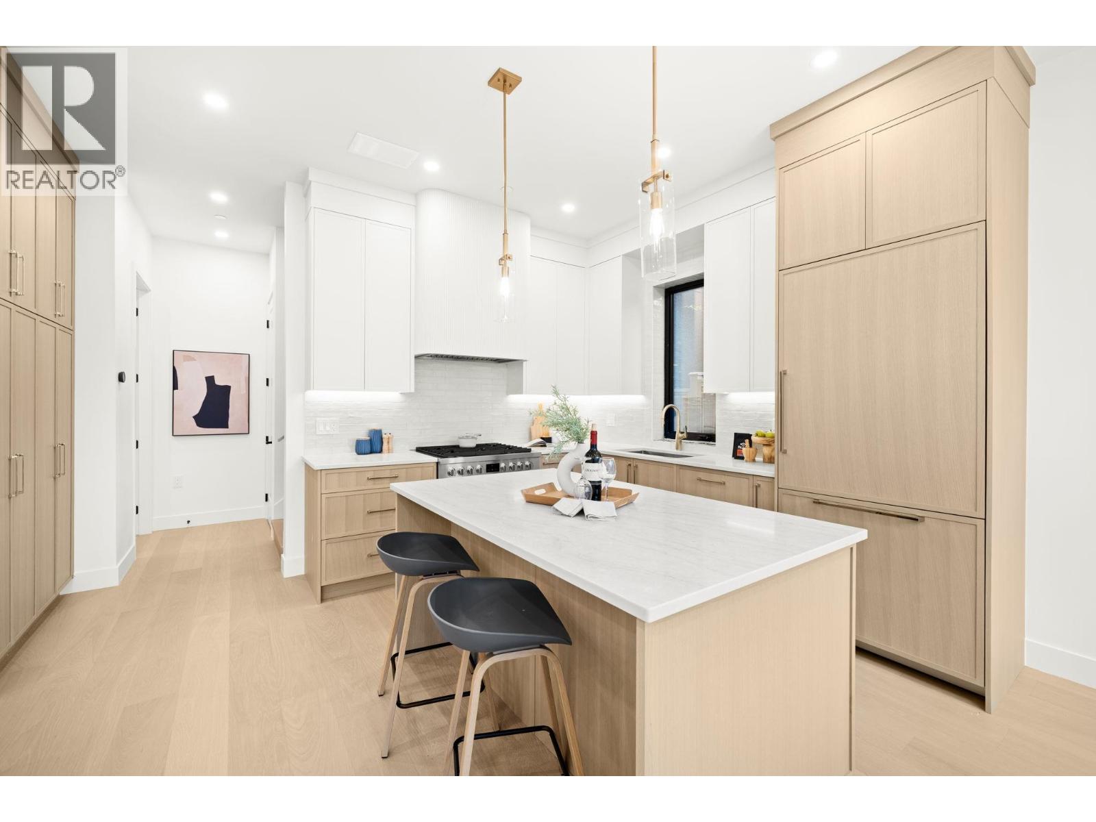 2965 Glen Drive, Vancouver, British Columbia  V5T 2P1 - Photo 5 - R3067820