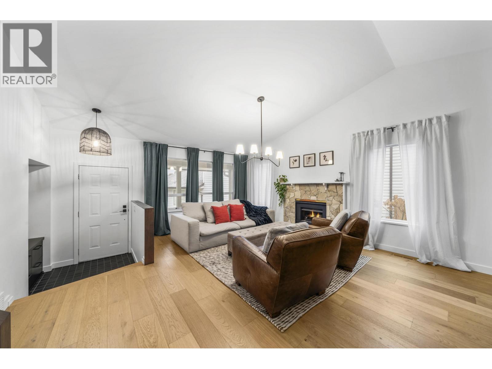 12432 Edge Street, Maple Ridge, British Columbia  V2X 0B3 - Photo 3 - R3067815