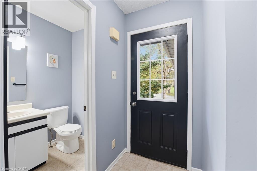 445 Kingscourt Drive Unit# 6, Waterloo, Ontario  N2K 3R4 - Photo 3 - 40786472