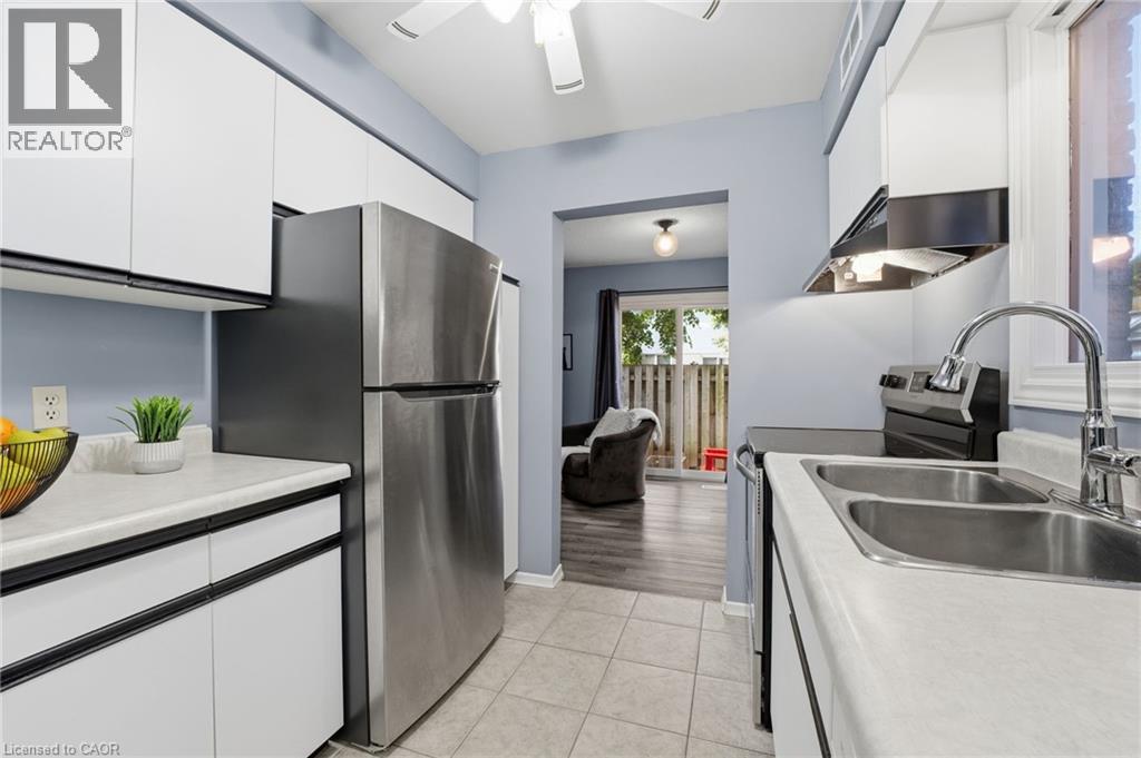 445 Kingscourt Drive Unit# 6, Waterloo, Ontario  N2K 3R4 - Photo 9 - 40786472