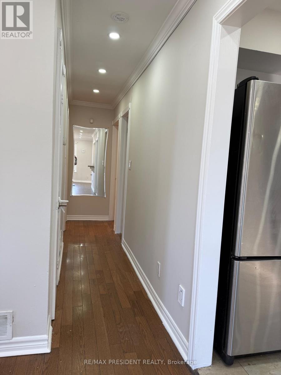 55 Esplanade Road, Brampton, Ontario  L6T 2C6 - Photo 10 - W12551122