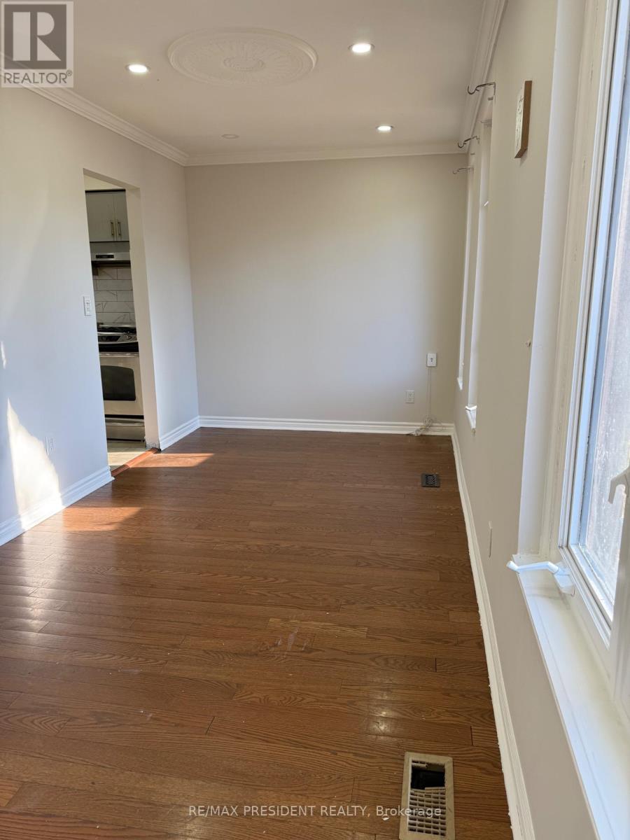 55 Esplanade Road, Brampton, Ontario  L6T 2C6 - Photo 9 - W12551122