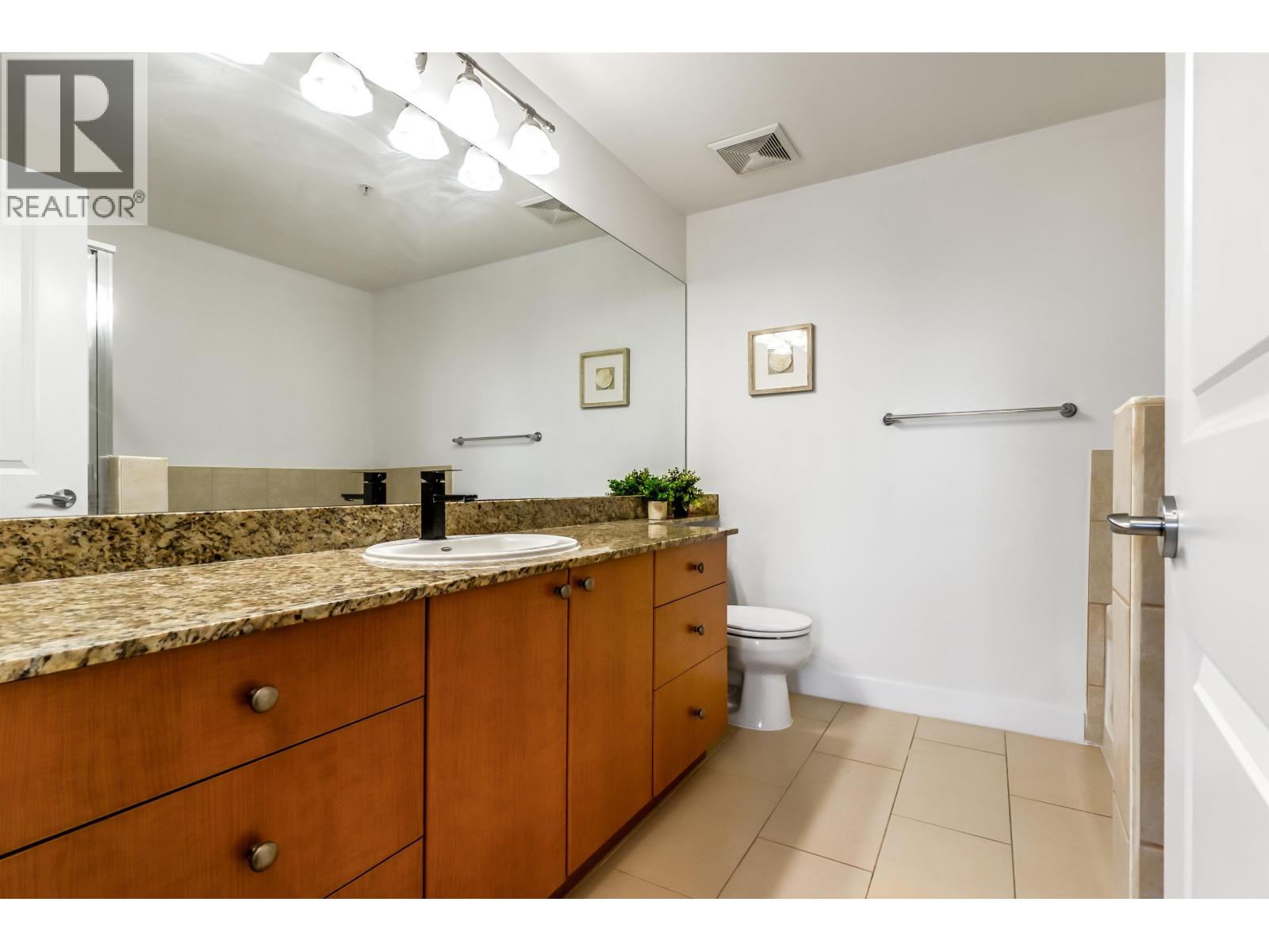 1701 15 E Royal Avenue, New Westminster, British Columbia  V3L 0A9 - Photo 13 - R3064729