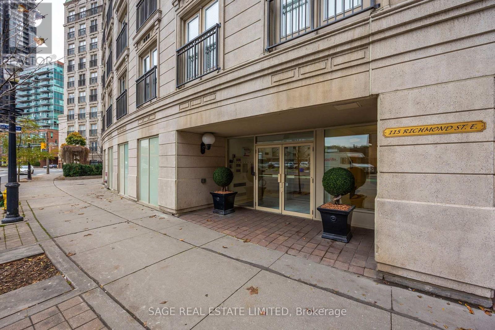 702 - 115 Richmond Street E, Toronto, Ontario  M5C 3H6 - Photo 2 - C12551682
