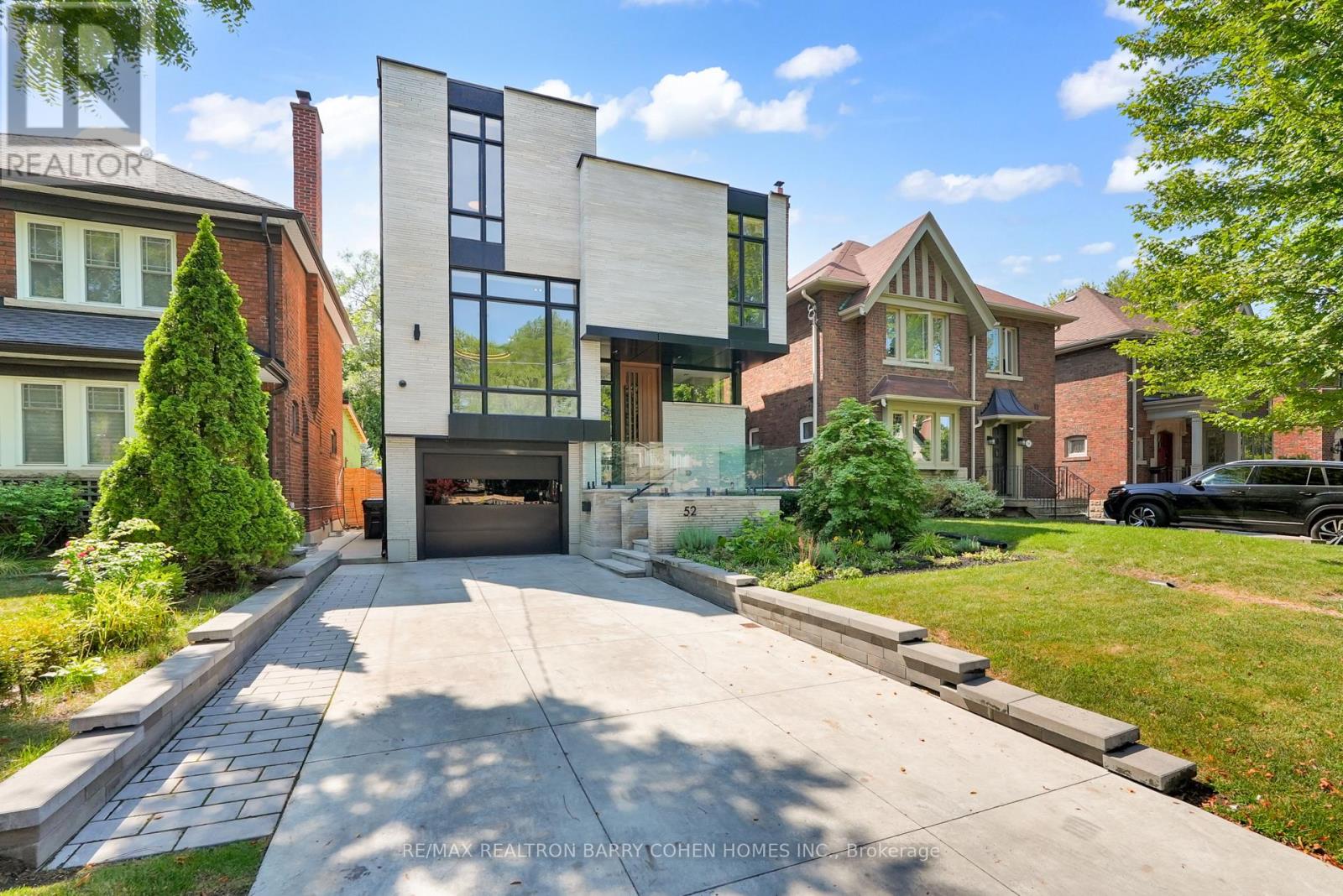 52 ELMSTHORPE AVENUE, Toronto, Ontario