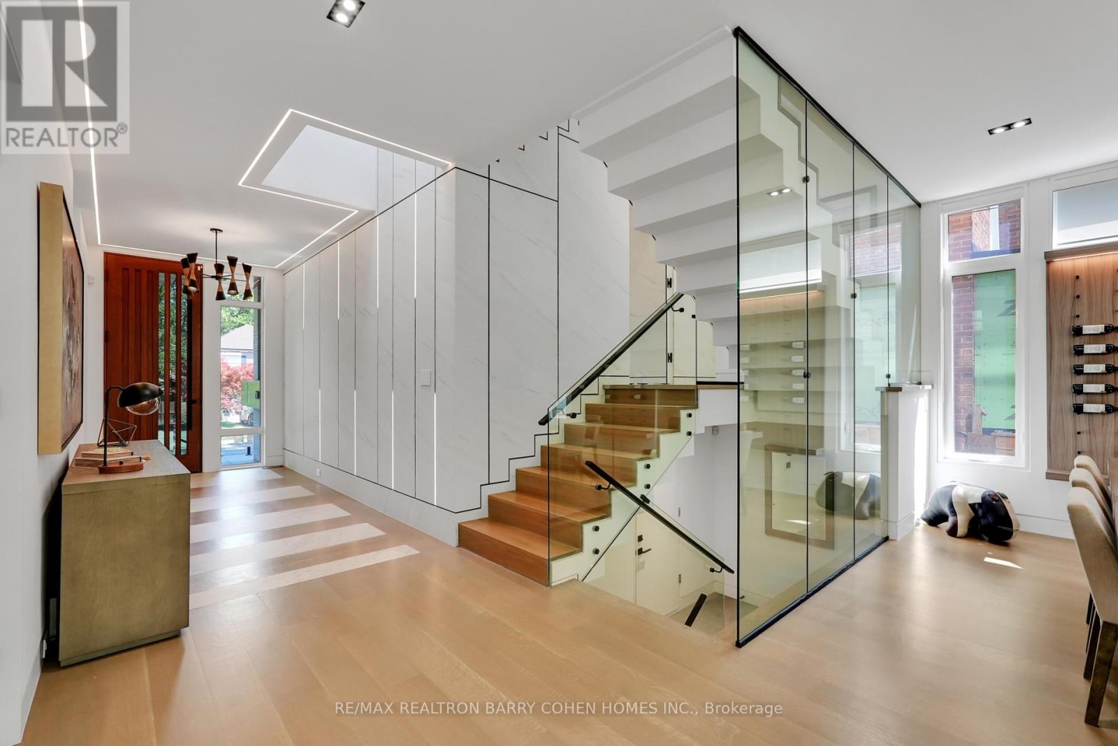 52 Elmsthorpe Avenue, Toronto, Ontario  M5P 2L7 - Photo 14 - C12551700