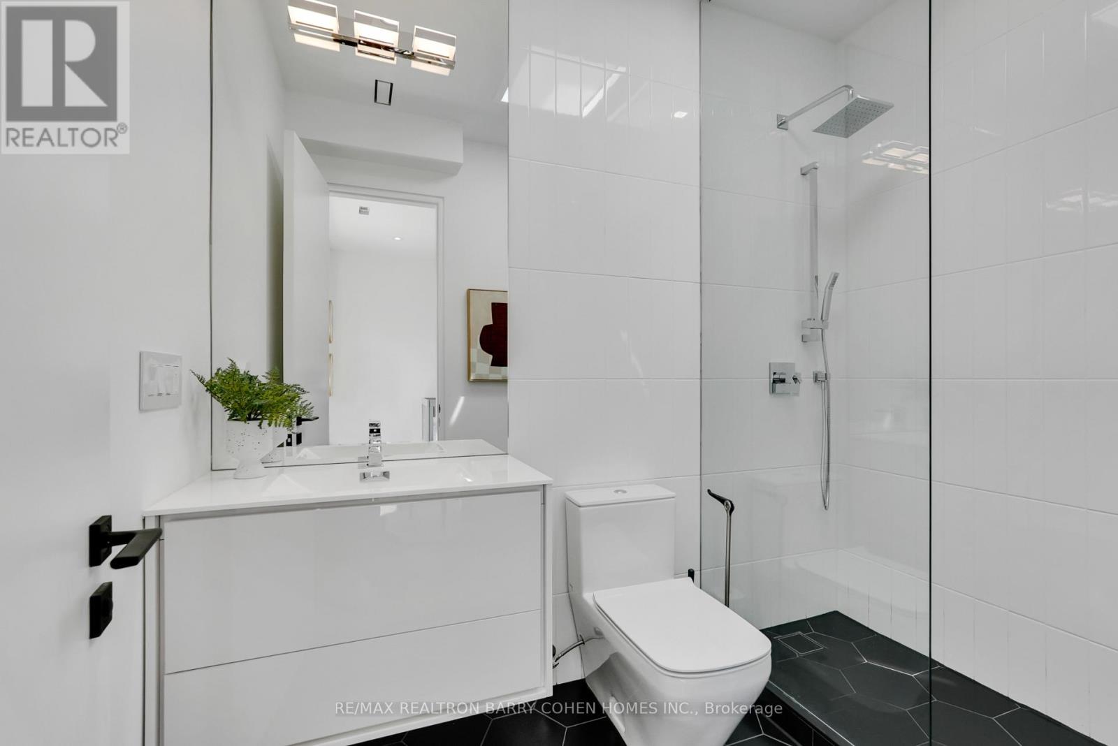 52 Elmsthorpe Avenue, Toronto, Ontario  M5P 2L7 - Photo 23 - C12551700