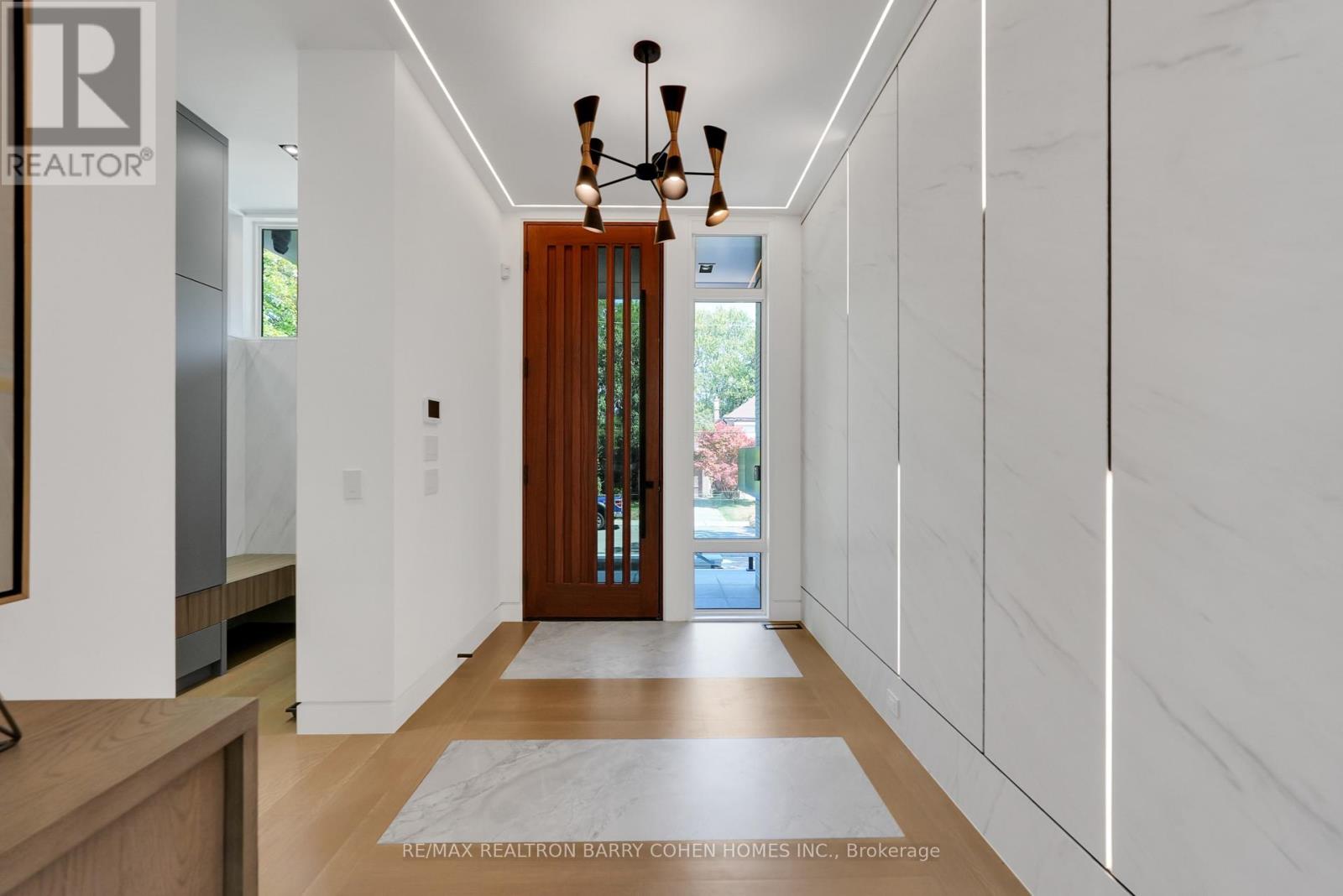 52 Elmsthorpe Avenue, Toronto, Ontario  M5P 2L7 - Photo 3 - C12551700