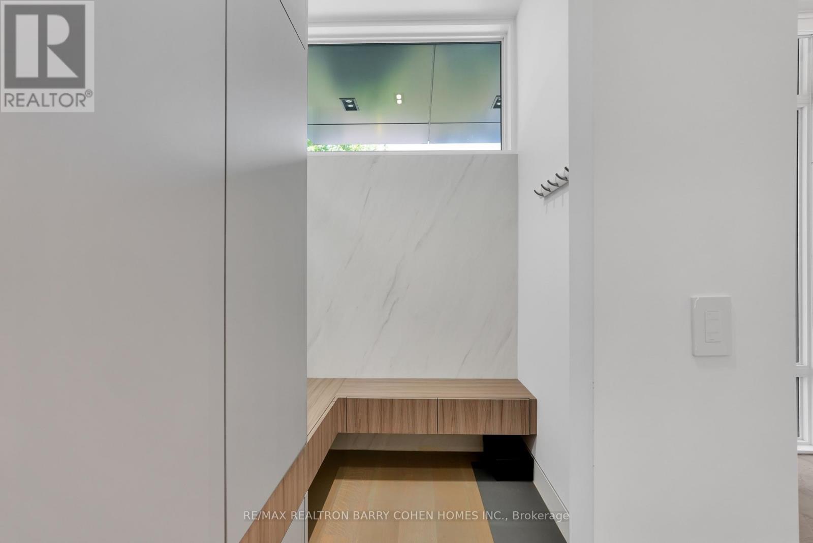 52 Elmsthorpe Avenue, Toronto, Ontario  M5P 2L7 - Photo 6 - C12551700