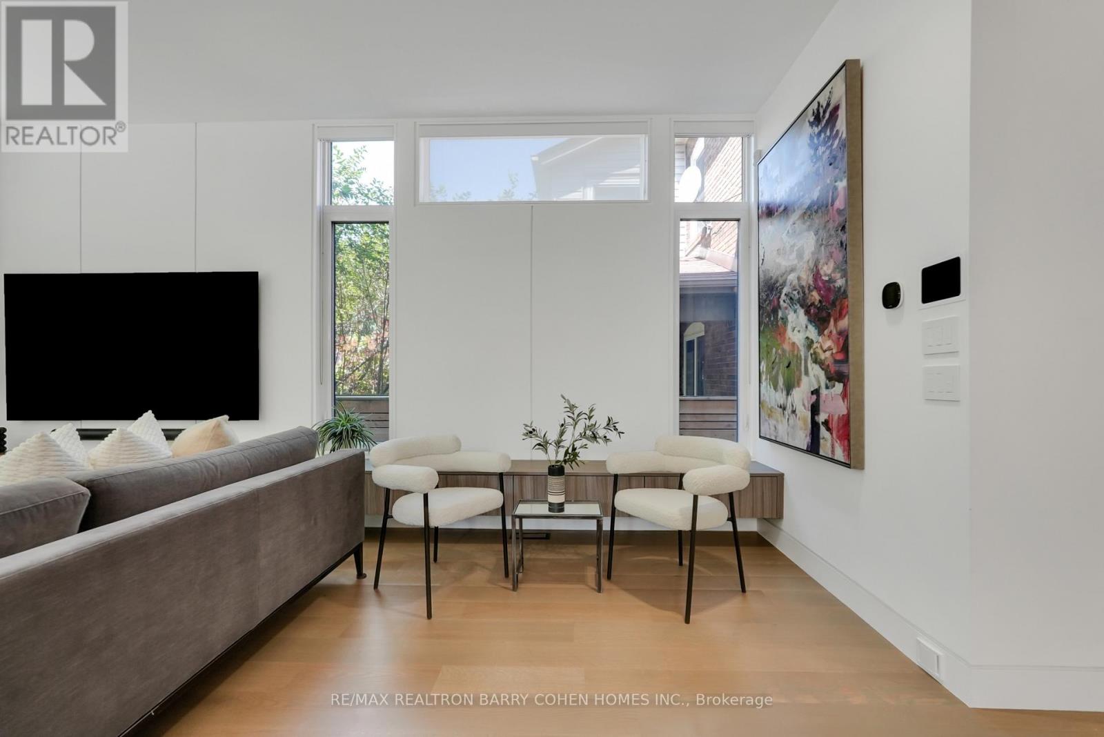 52 Elmsthorpe Avenue, Toronto, Ontario  M5P 2L7 - Photo 7 - C12551700