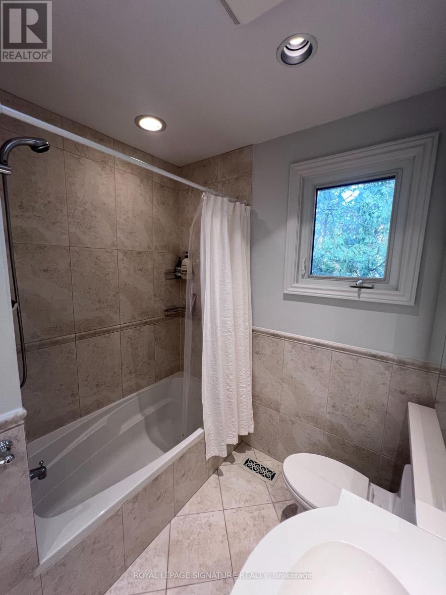 195 Upper Canada Drive, Toronto, Ontario  M2P 1T2 - Photo 21 - C12551706