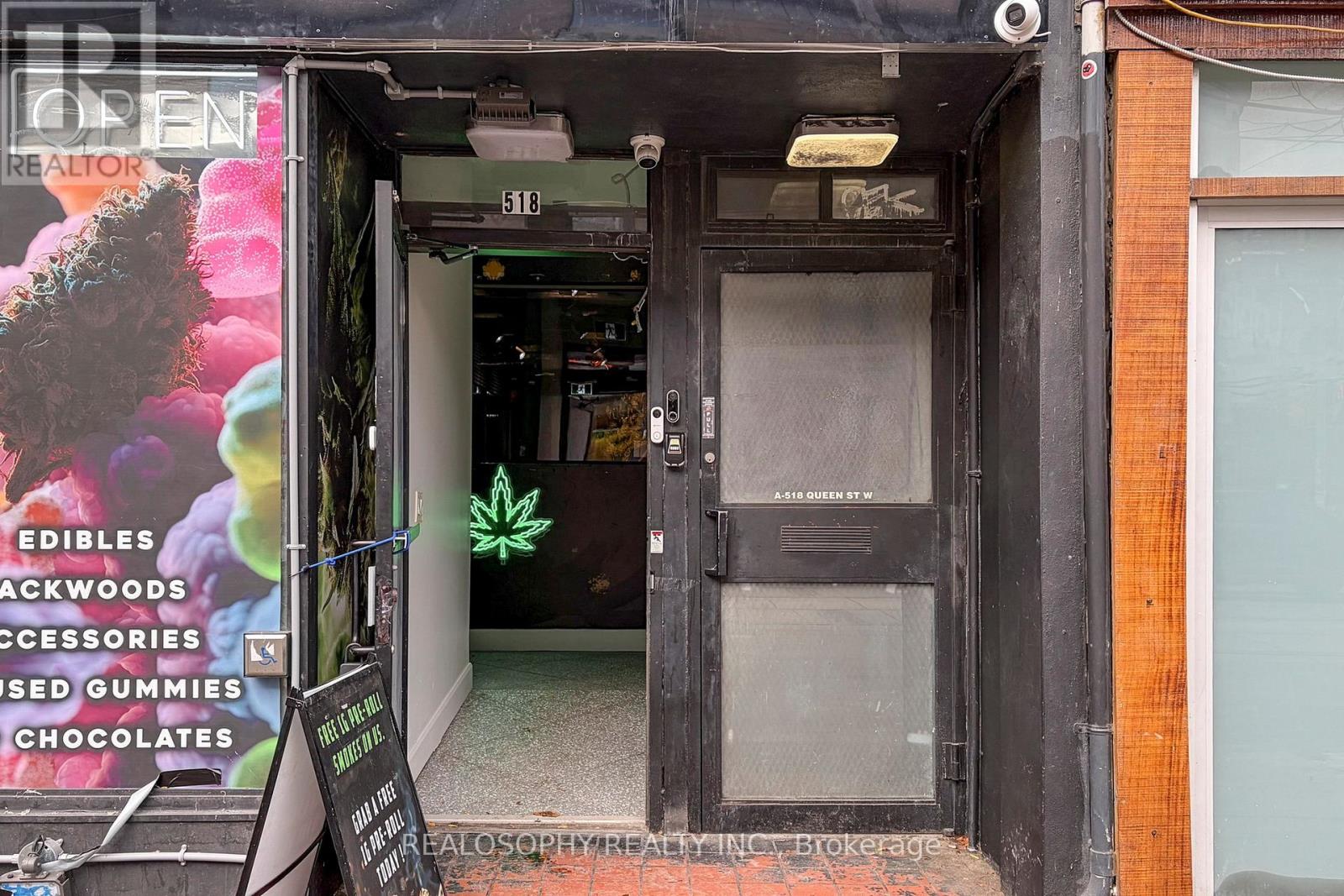 518 Queen Street W, Toronto, Ontario  M5V 2B3 - Photo 3 - C12551728