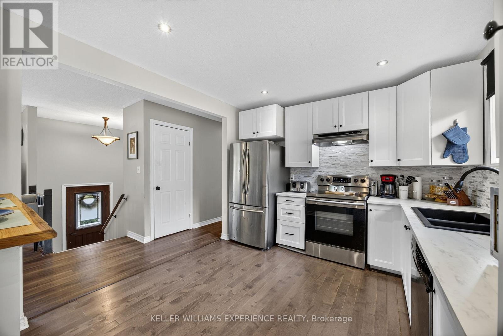 10 Conder Drive, Oro-Medonte, Ontario  L0K 1E0 - Photo 4 - S12551724