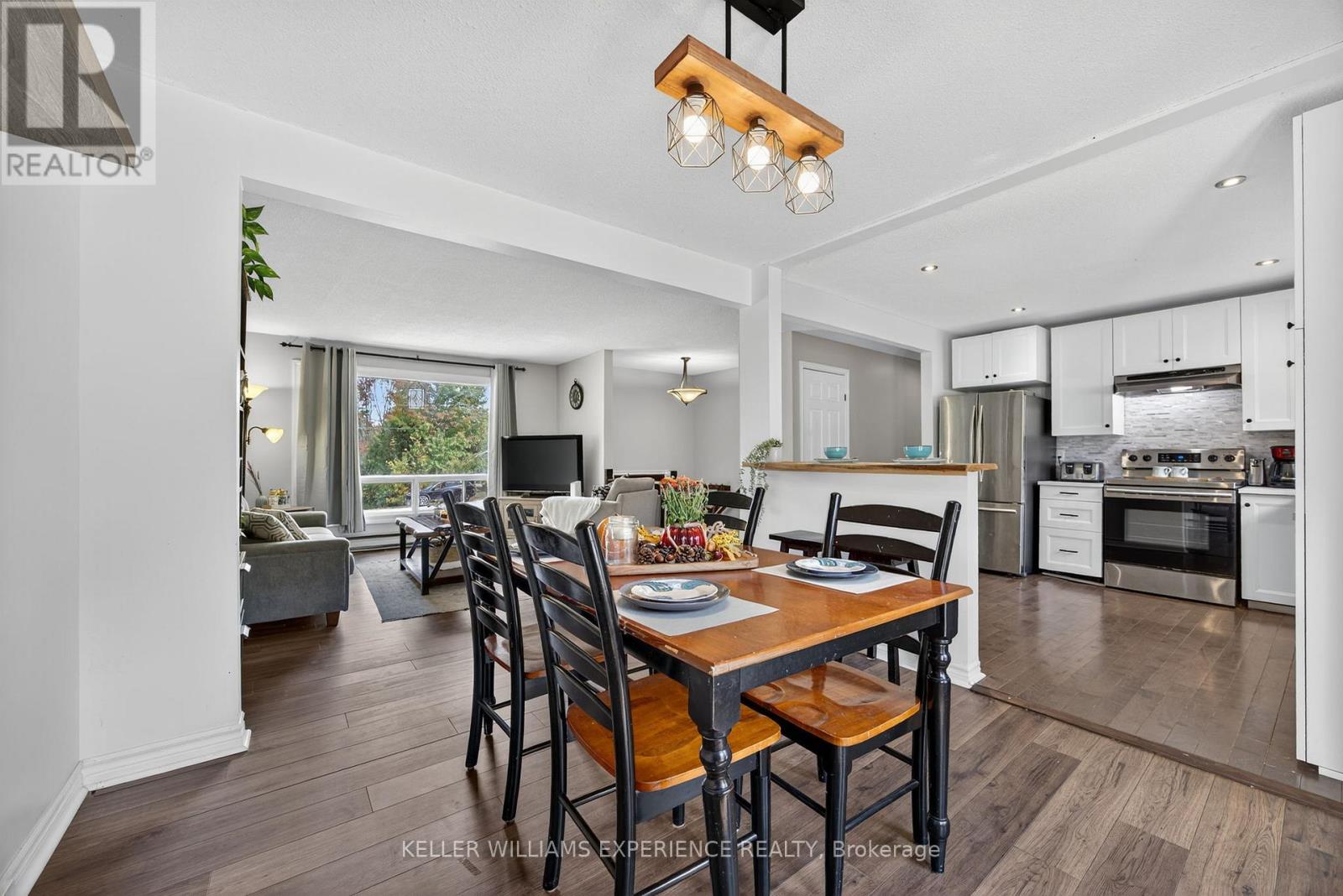 10 Conder Drive, Oro-Medonte, Ontario  L0K 1E0 - Photo 7 - S12551724