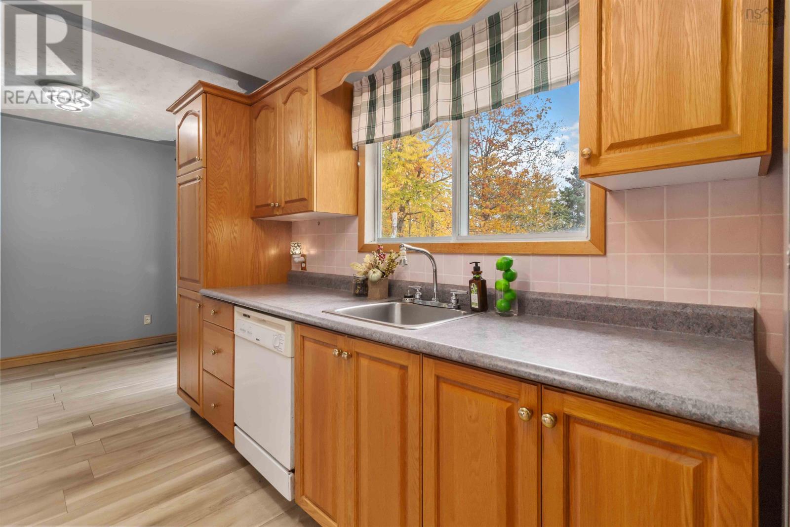 22 Hilden Drive, Halifax, Nova Scotia  B3R 1K2 - Photo 12 - 202526318