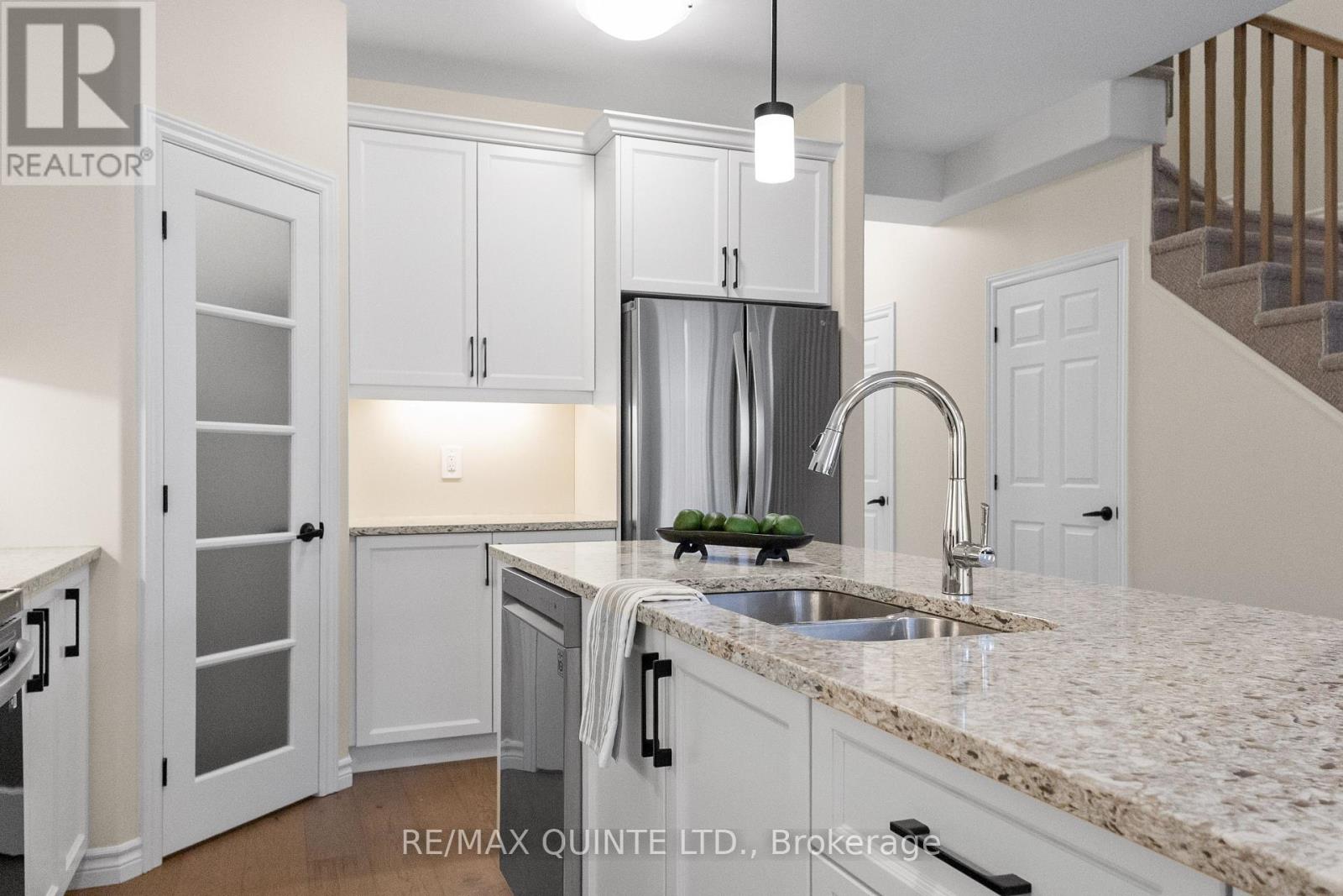 15 Miramichi Street, Belleville, Ontario K8N 0T3 - Photo 10 - X12551870