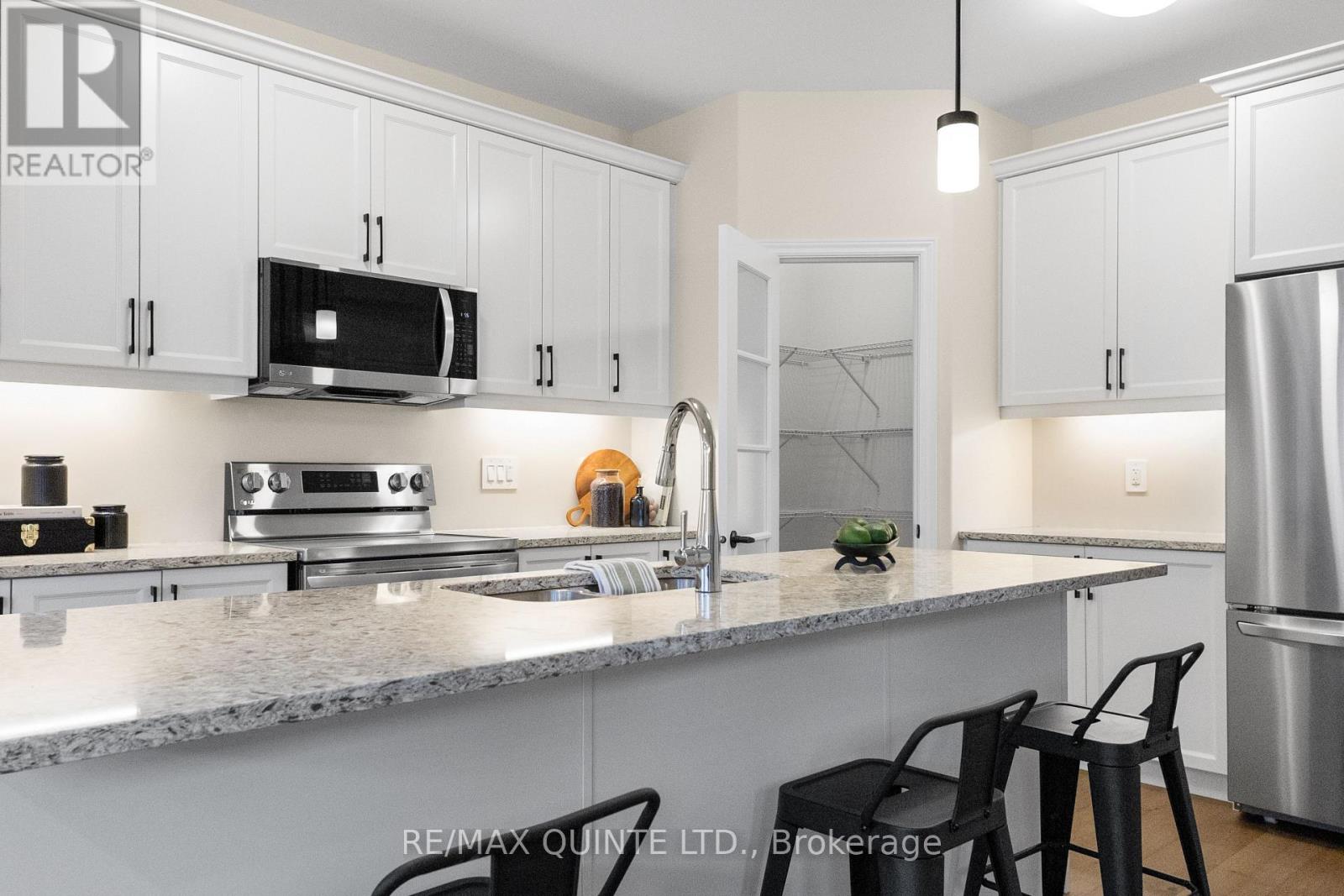 15 Miramichi Street, Belleville, Ontario K8N 0T3 - Photo 16 - X12551870