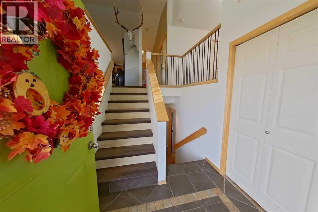 145 Blackfoot Circle W, Lethbridge, Alberta  T1K 7T4 - Photo 2 - A2269365