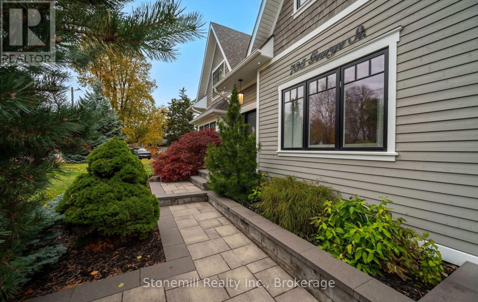 735 George Street, Burlington, Ontario L7R 2V8 - Photo 3 - W12546116