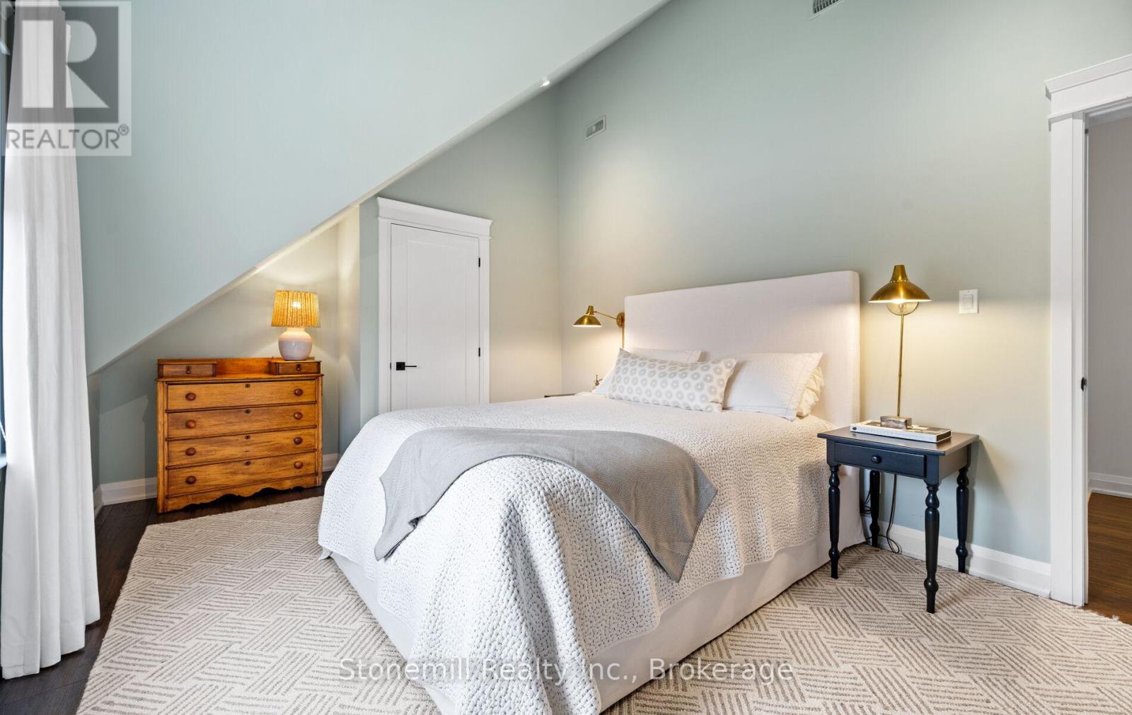 735 George Street, Burlington, Ontario L7R 2V8 - Photo 33 - W12546116