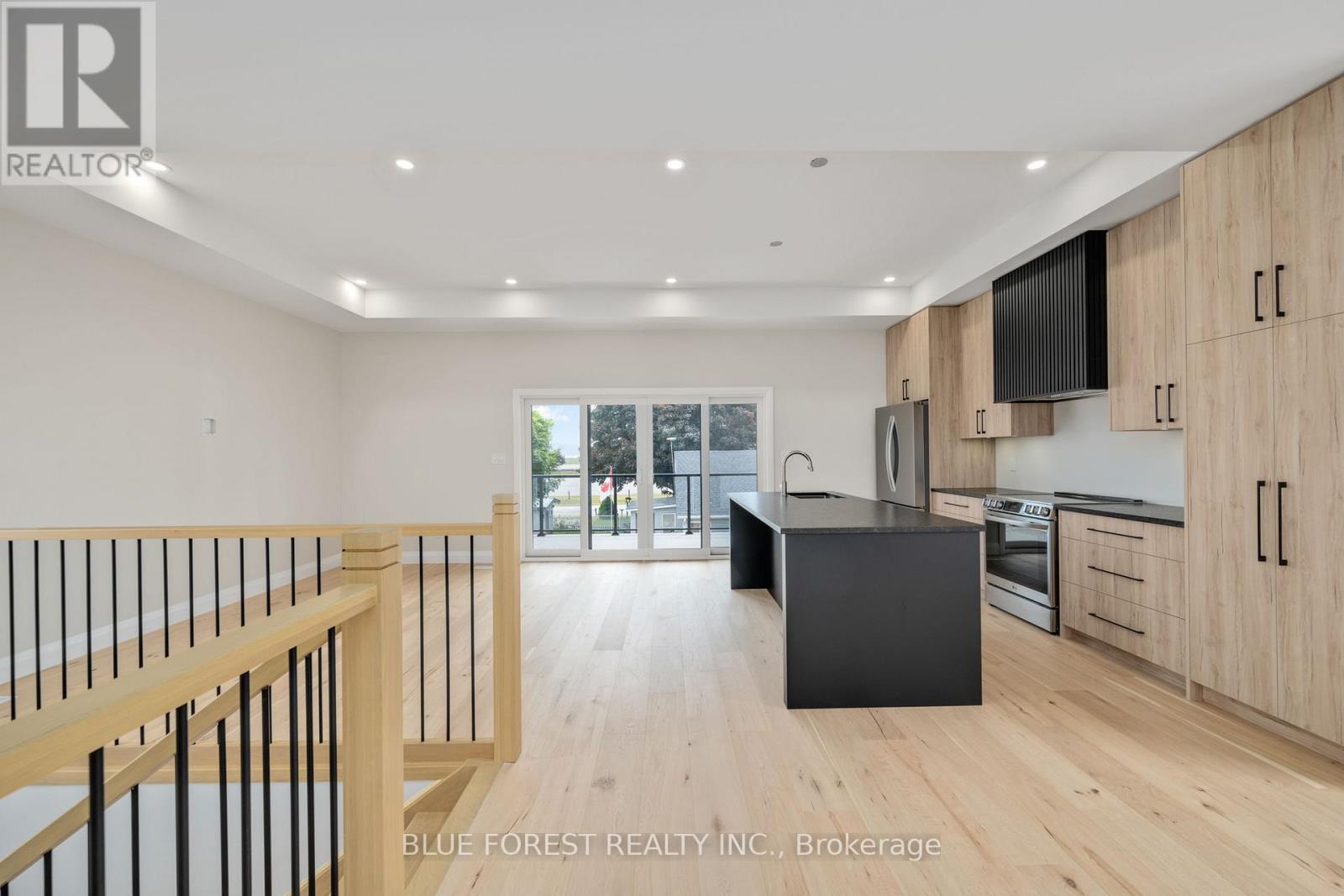 156 Maud Street, Central Elgin, Ontario N5L 1C8 - Photo 4 - X12551798