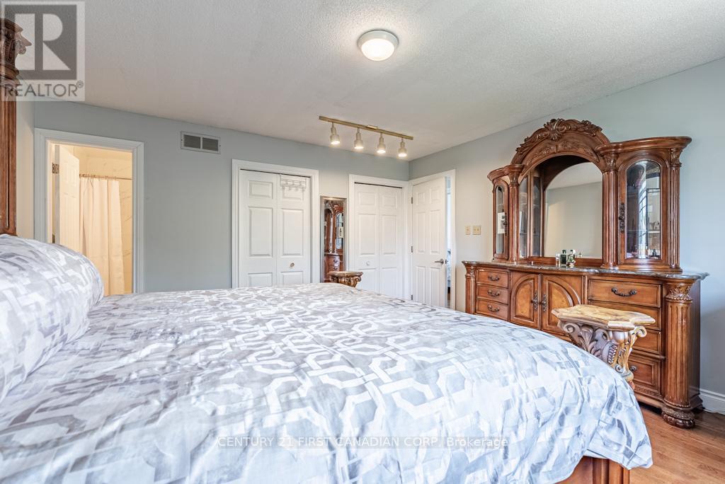 169 Ashley Crescent, London South, Ontario  N6E 3P9 - Photo 15 - X12551822