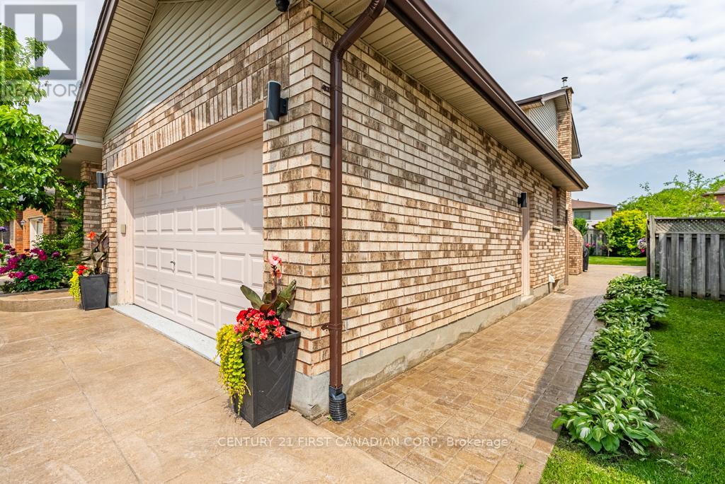 169 Ashley Crescent, London South, Ontario  N6E 3P9 - Photo 38 - X12551822