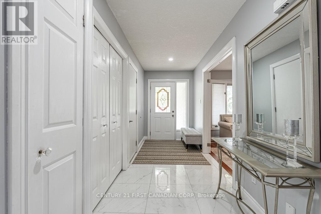 169 Ashley Crescent, London South, Ontario  N6E 3P9 - Photo 6 - X12551822